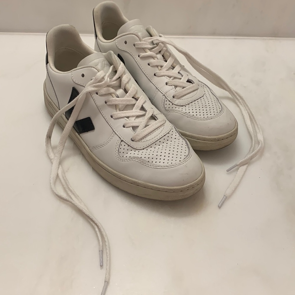 Veja V-10 Women’s Sneakers Size 41
